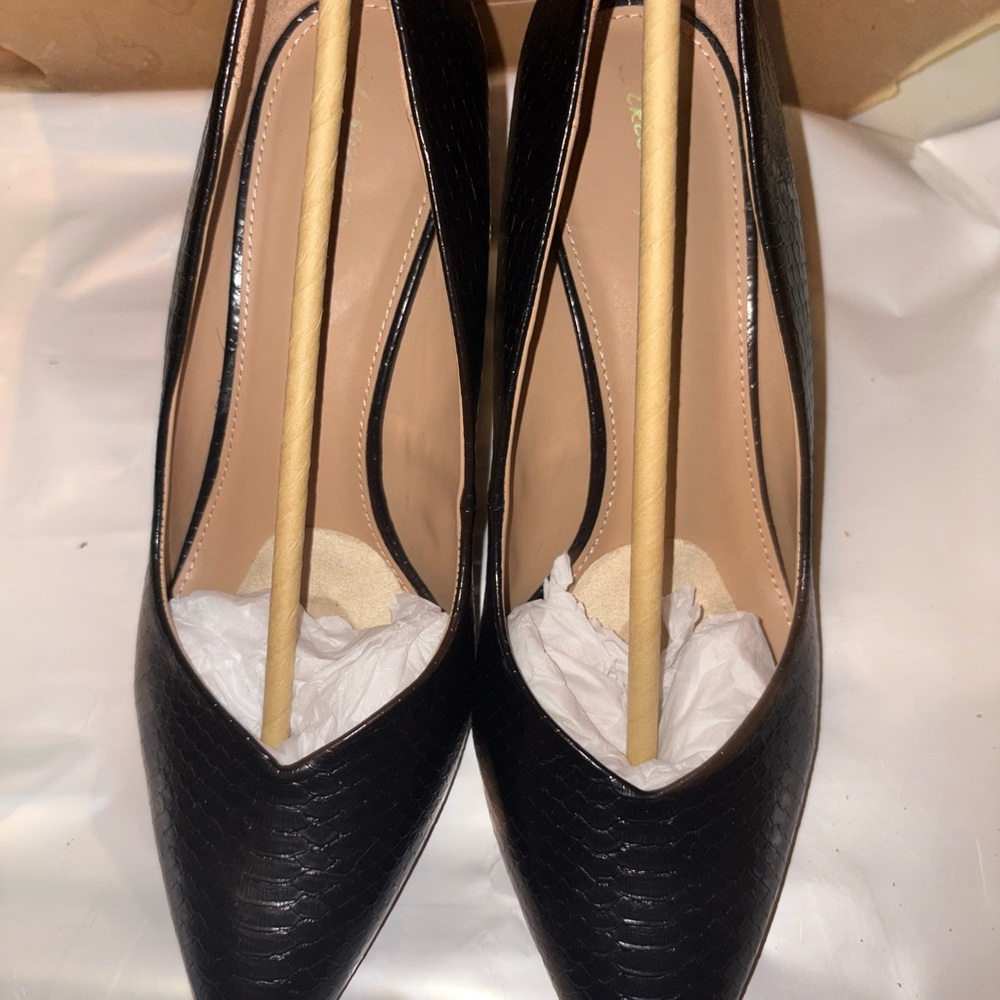 Circus NY by Sam Edelman Black Faux-Snakeskin Pointed-Toe Pumps – Free Shipping